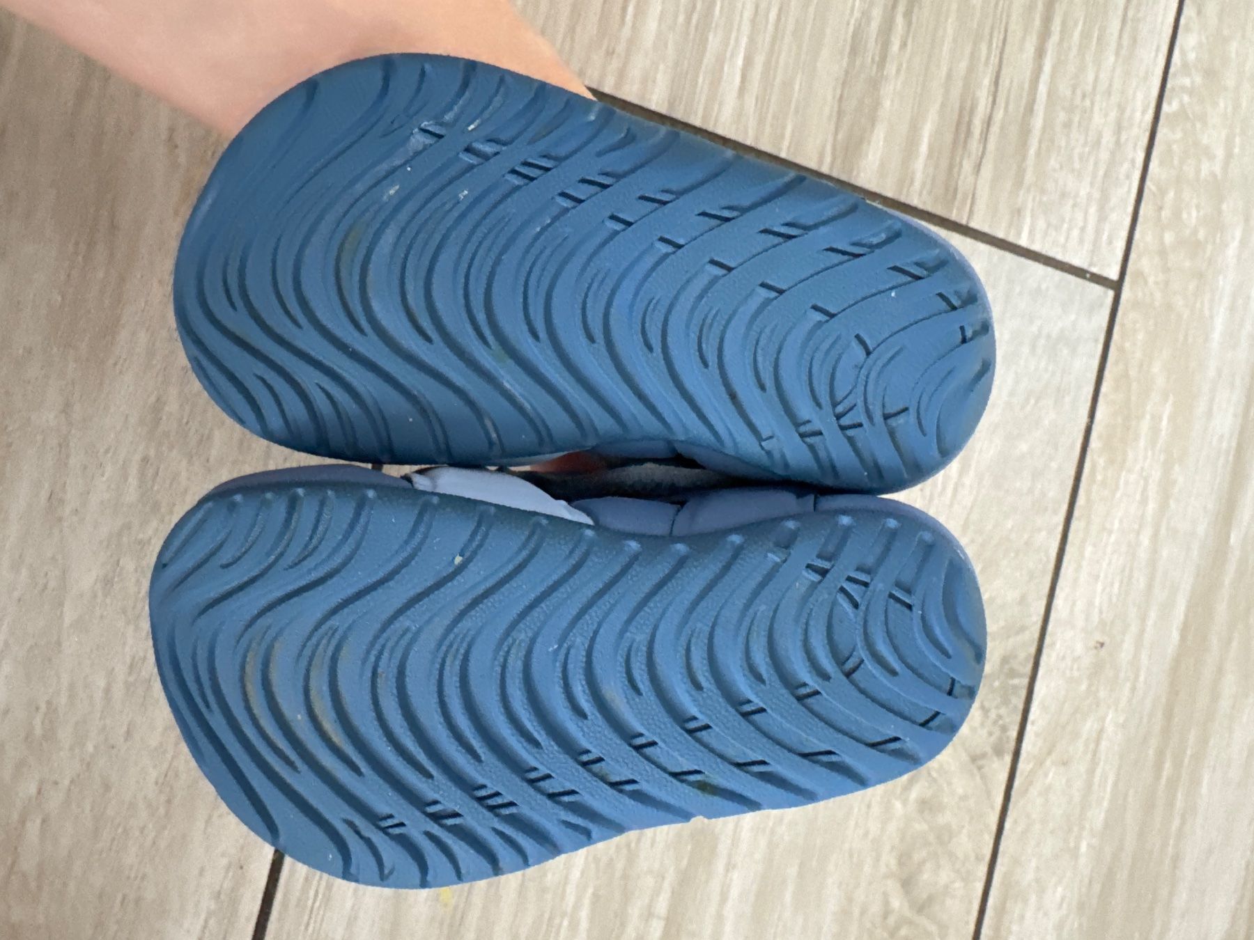 Nike Scarpe da uomo: Nike Badesandalen Gr 21 – Nuovo (secondo la descrizione) da Gelterkinden venduto da Familienferien 1