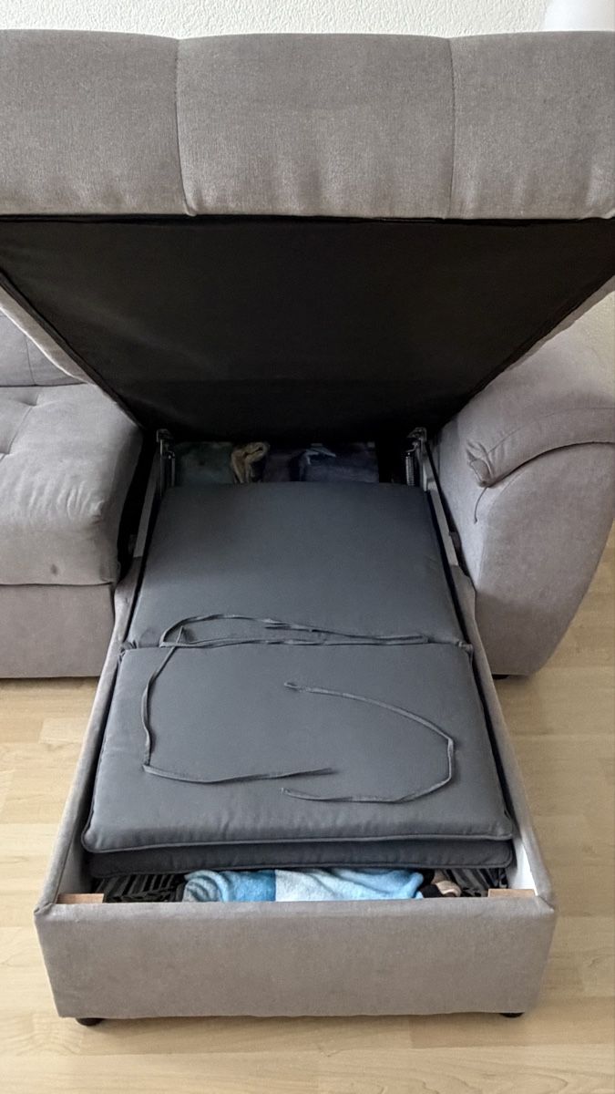 Sofas: Bettsofa mit Stauraum  – D'occasion à Burgdorf par ssoorraaiiaa 2