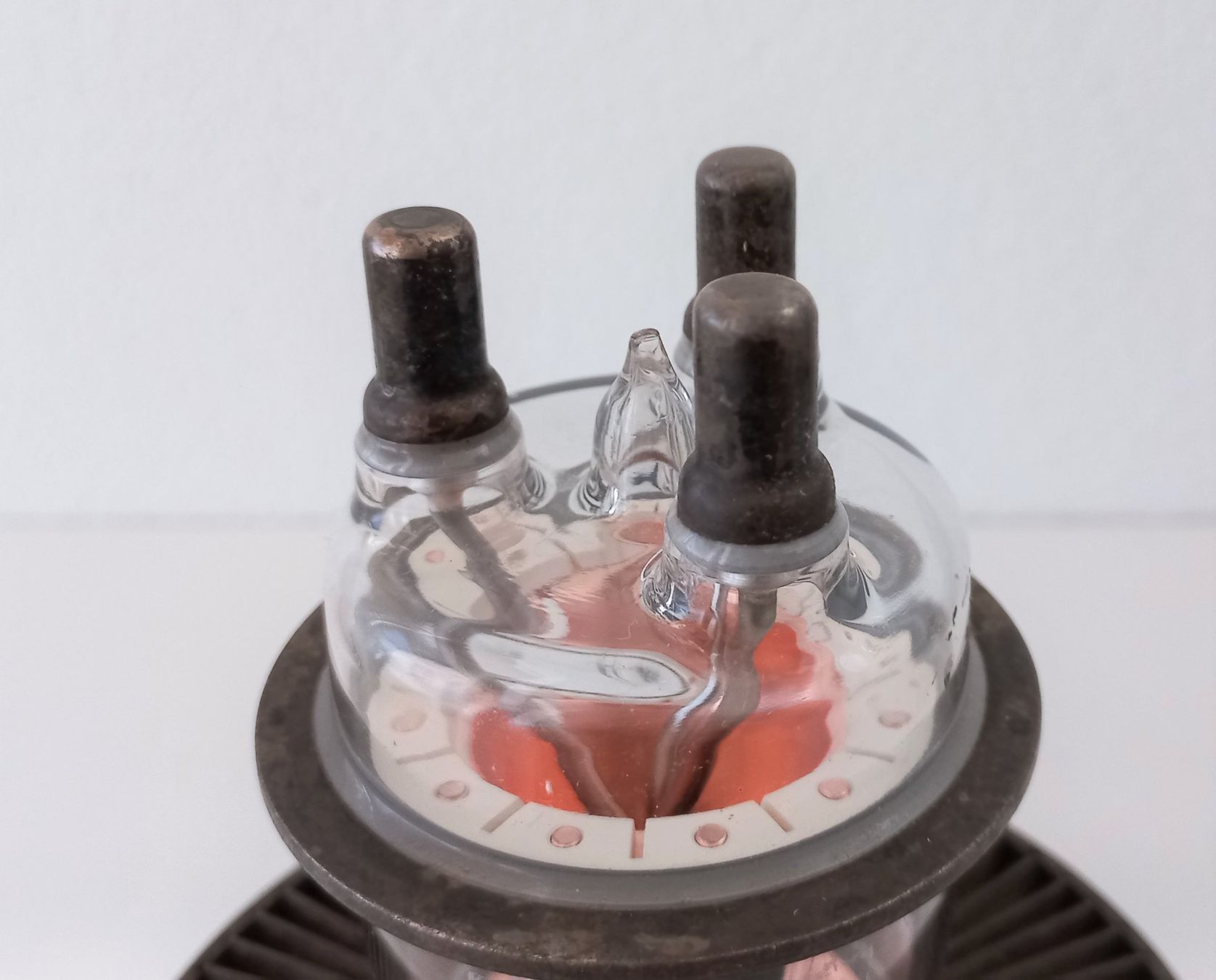 Radio: Senderöhre Mullard TY 6 - 5000A V.H.F. Power Triode, 1958 – Usato da Bévilard venduto da Orscha 3