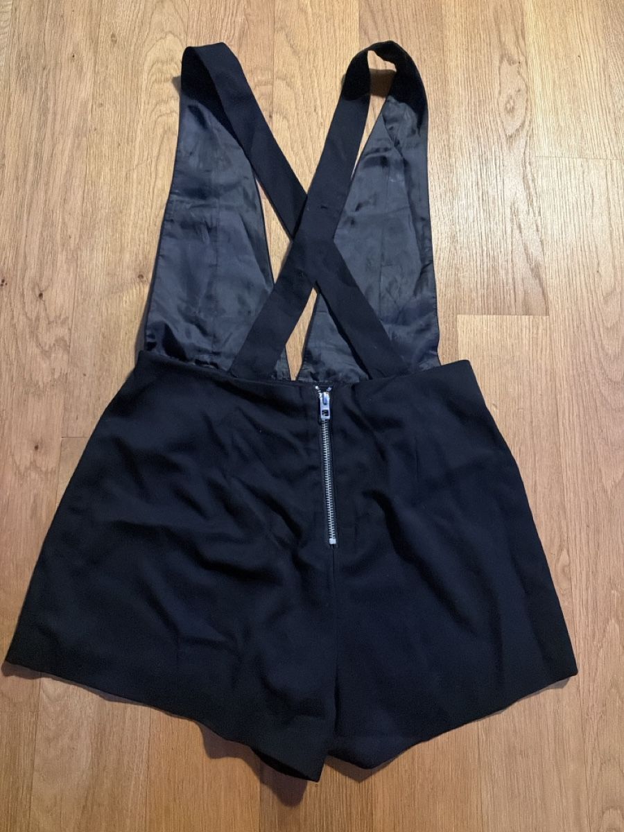 H&M Tute: Schwarzer Jumpsuit von H&M Divided, Grösse 36 – Nuovo e nell'imballaggio originale da Stäfa venduto da Waykana15 1