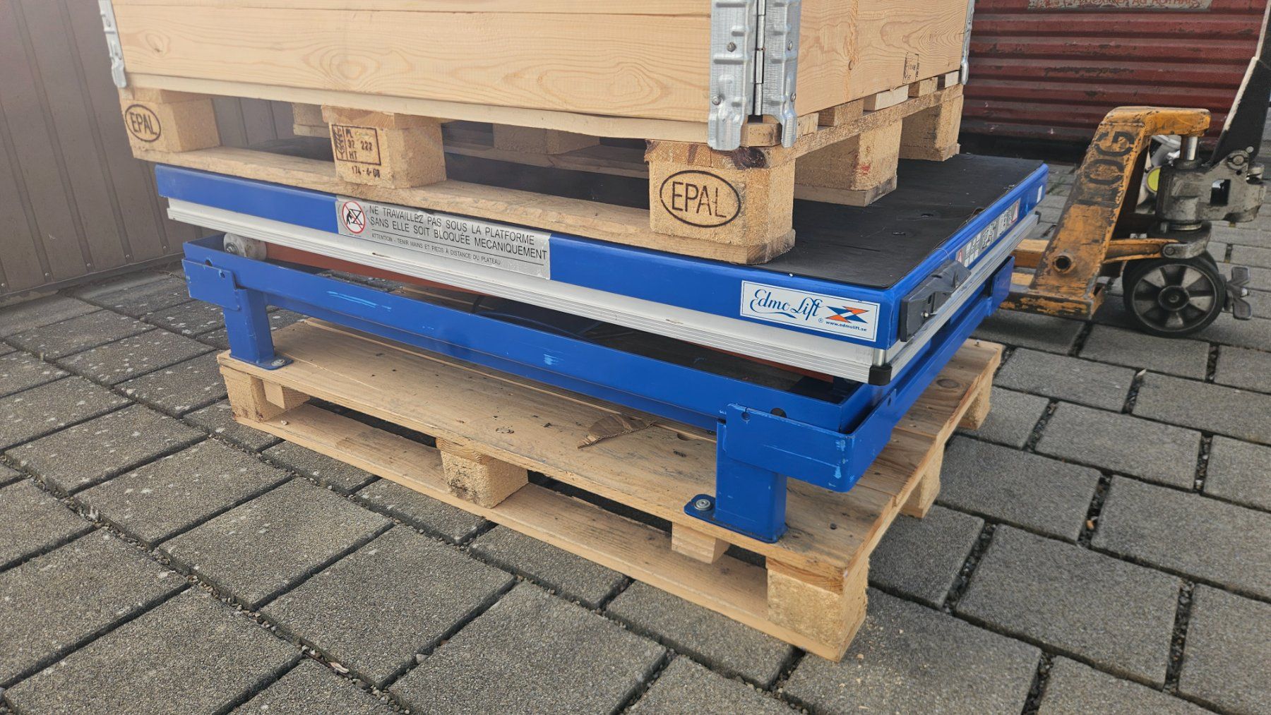 Ponts élévateurs & Crics: EdmoLift Scheren-Hubtisch 2000kg | 1300 x 800mm | 400V – D'occasion à rothrist par Mauzi53