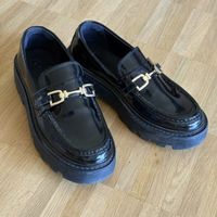 Zara Loafer Halbschuhe Grösse 37 Schwarz Glanz