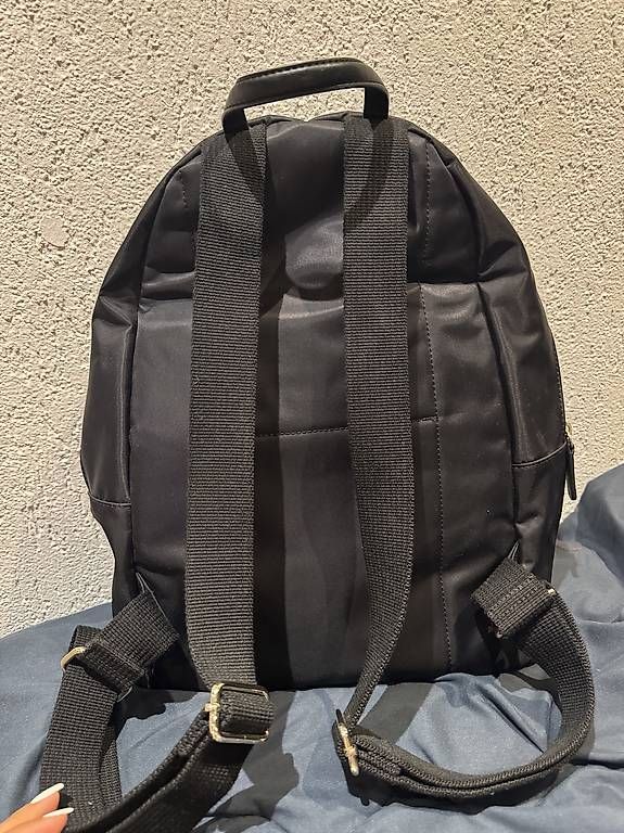 Rucksäcke: Tommy Hilfiger Rucksack – Gebraucht aus rorschacherberg von tme_zsr5 1