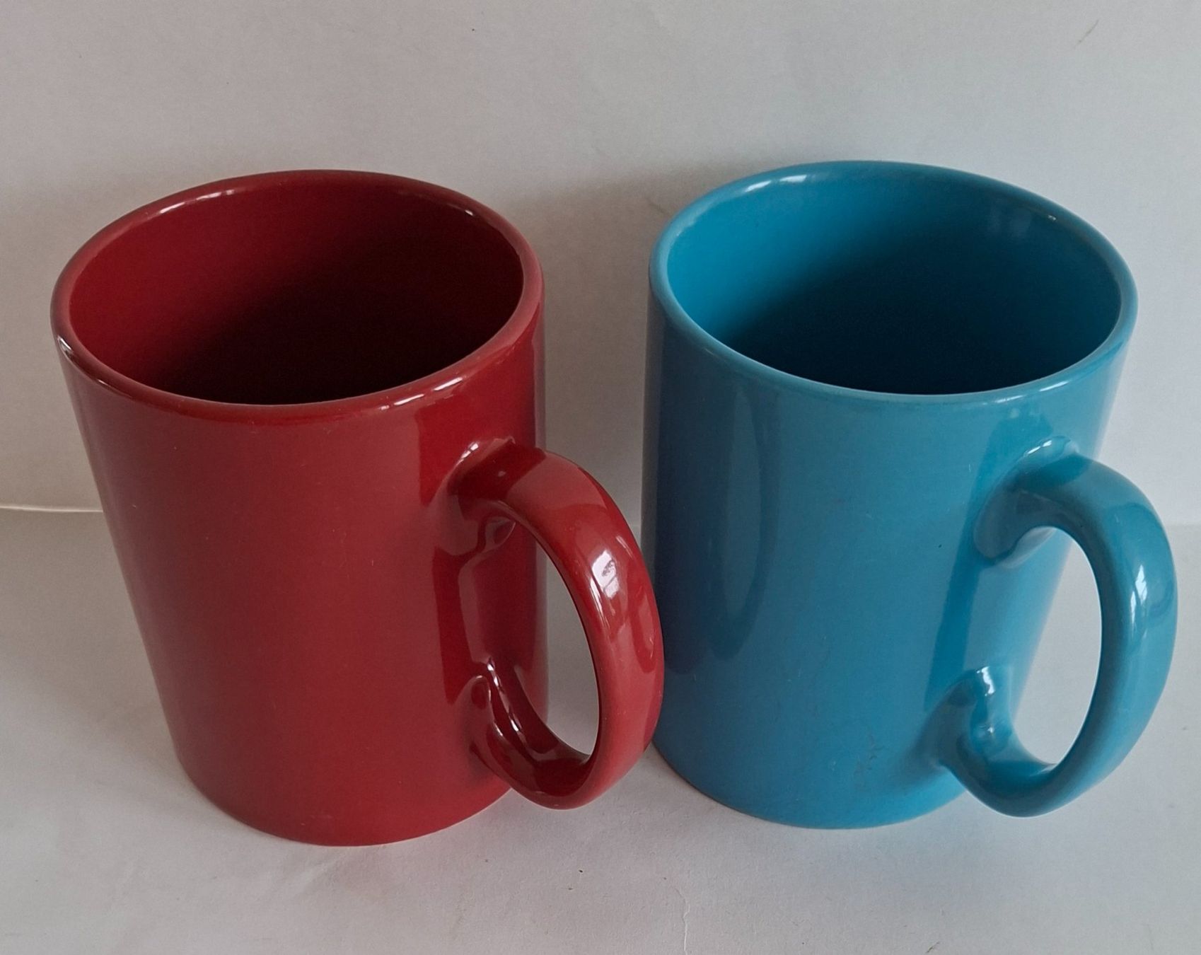 Rössler Tazze: 2er Set farbige Kaffee Tassen Rössler? Blau rot – Usato da Opfikon venduto da Diversamente 1
