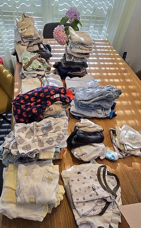 Kleiderpaket Gr 50/56 Newborn für Buben