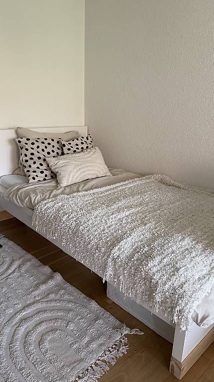 Letti: weißes Bett  (Malm, Ikea) – Usato da Zürich venduto da theresa.st