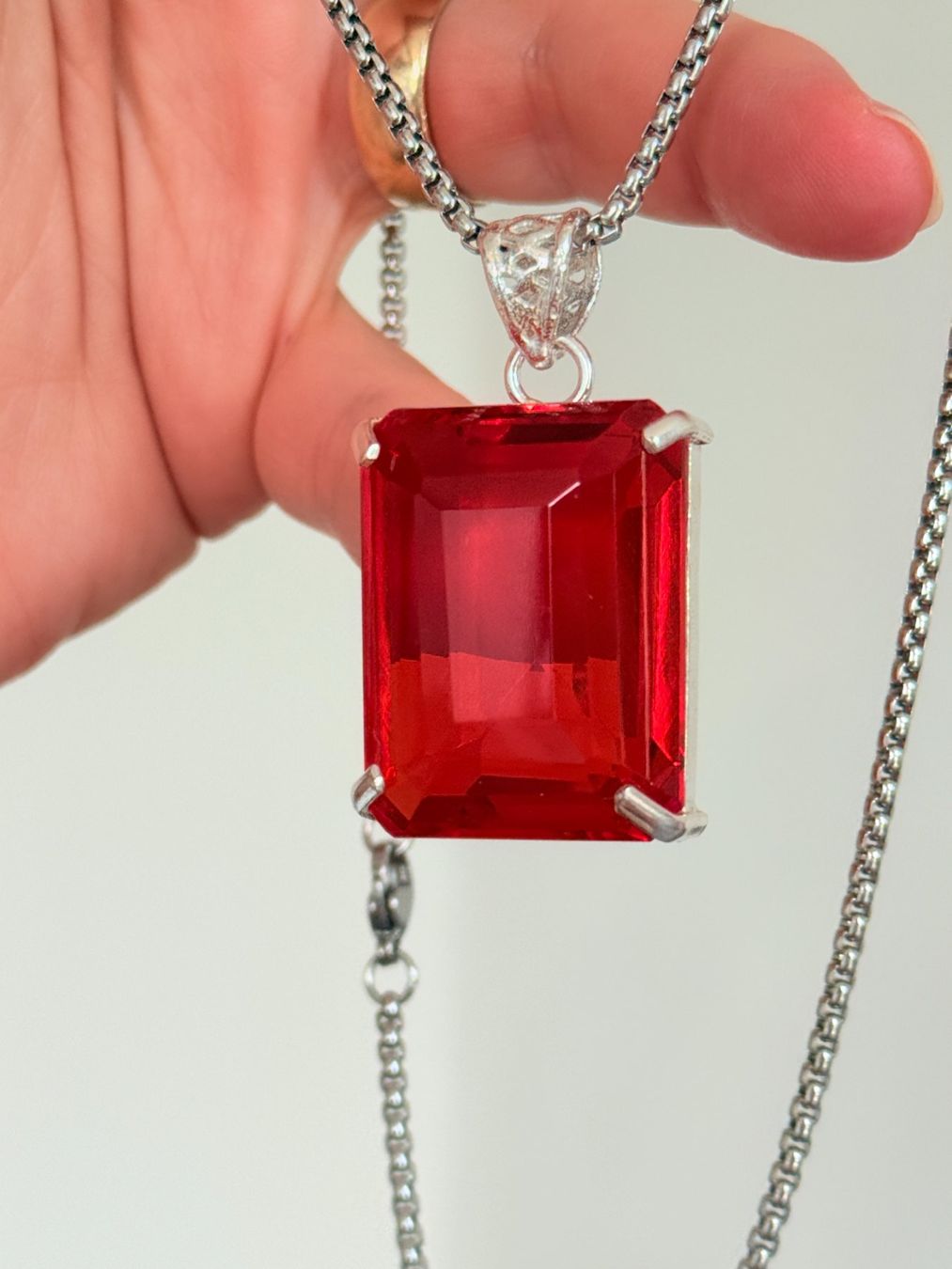 Colliers: 100 Ct Loose Gemstone Certified COLLIER – Neuf avec emballage d'origine à Genève par AWWA 2