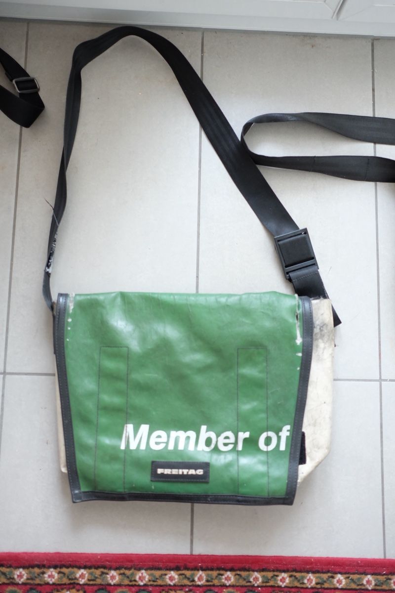 Freitag Borse: Freitag Messenger Bag Green – Usato da Bern venduto da and_t5ly