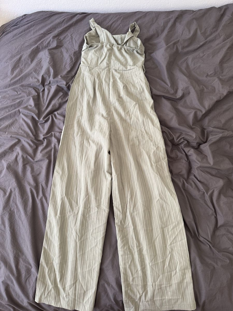 Tute: Combinaison pantalon rayée vert clair, taille XS (polyester) – Usato da Fribourg venduto da luc_b9pr