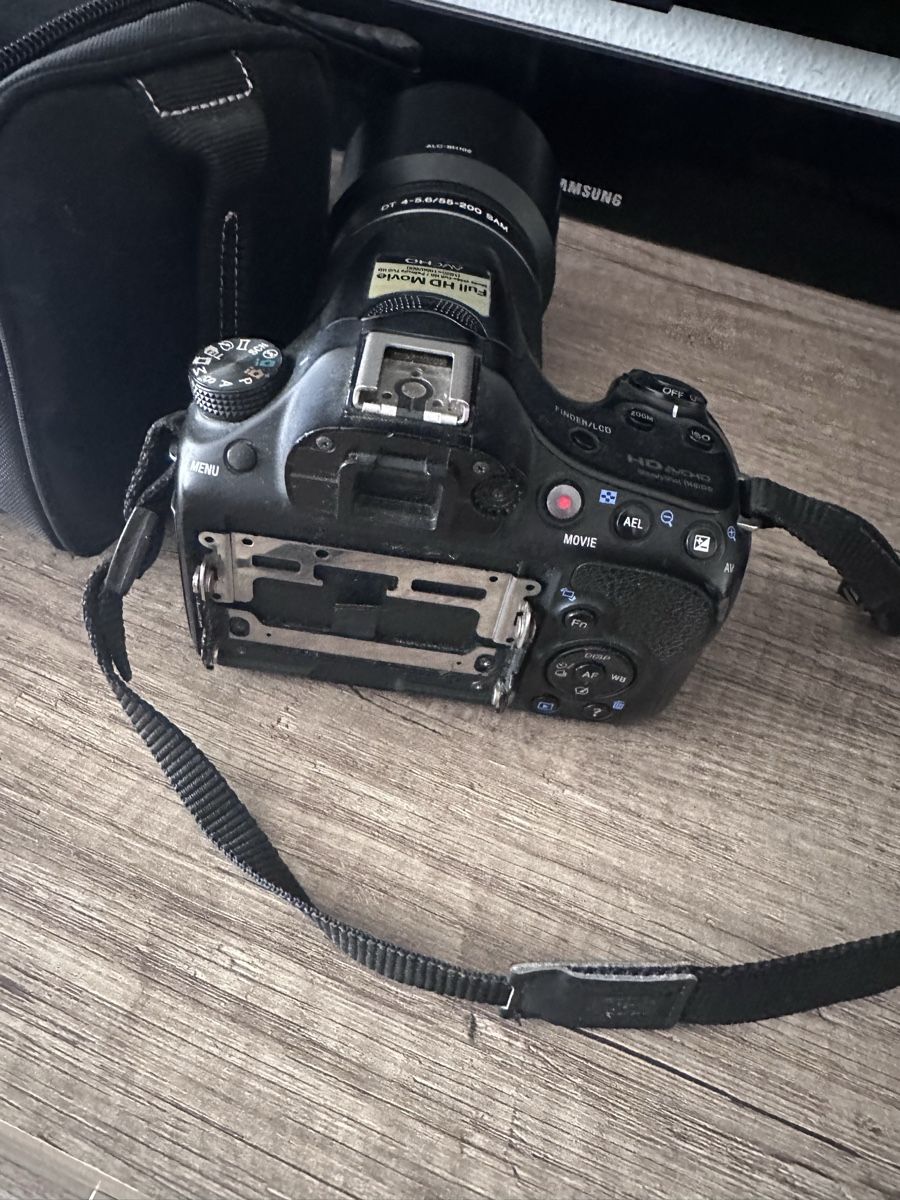 Sony Appareil photo: Sony Alpha SLT-A58 Digital Camera with Lens and Case! – D'occasion à Pratteln par Besliu.Claudiu 3