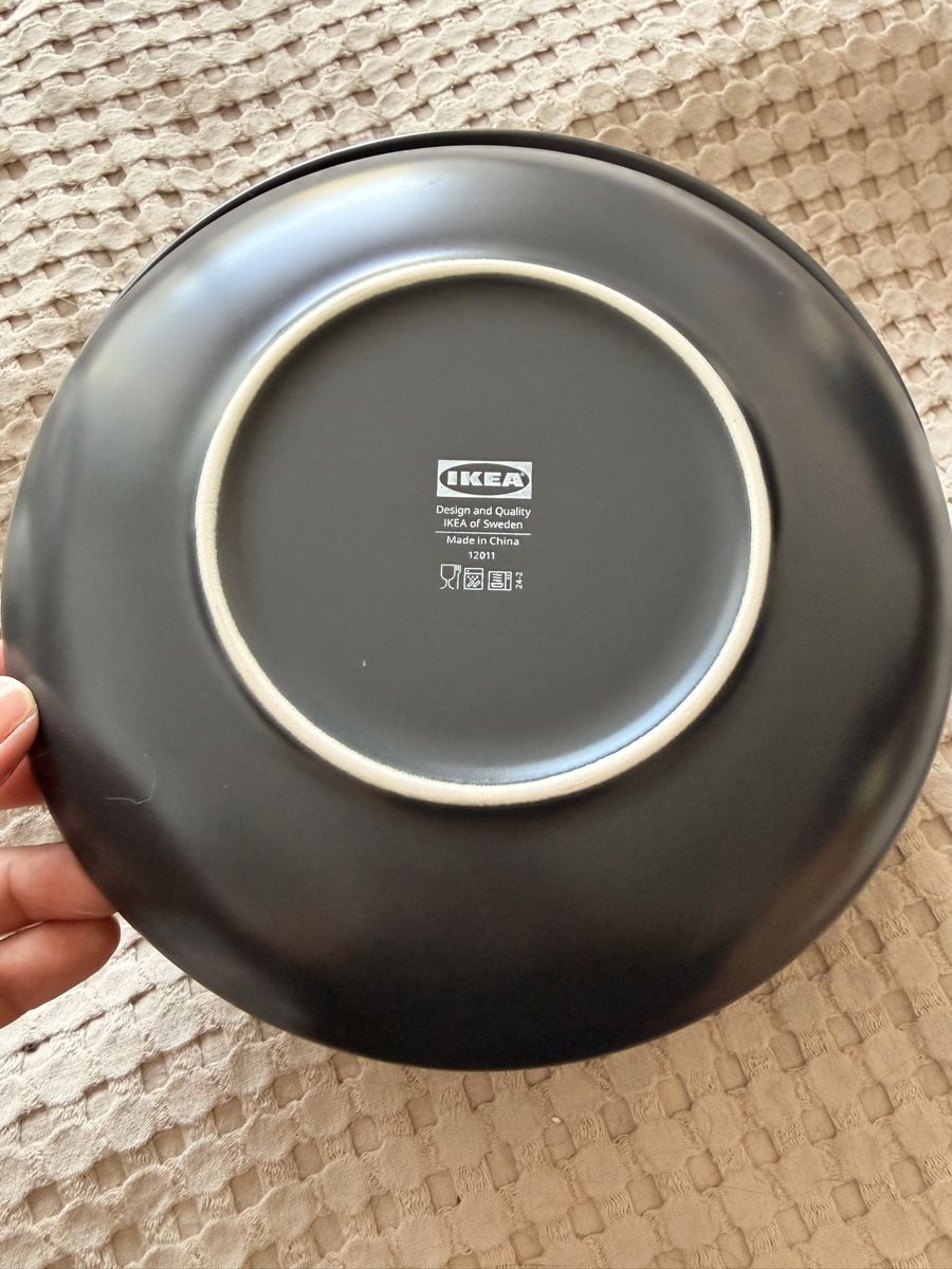 Ikea Piatti: IKEA Teller dunkelgrau mit Blumenmotiv – Nuovo (secondo la descrizione) da Endingen venduto da BuffyCreamy 1