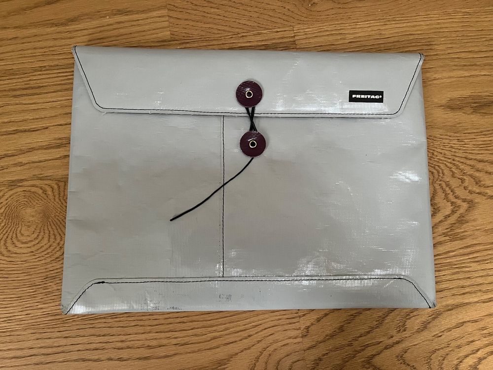 F411 Sleeve für Laptop von Freitag Kaufen auf Ricardo