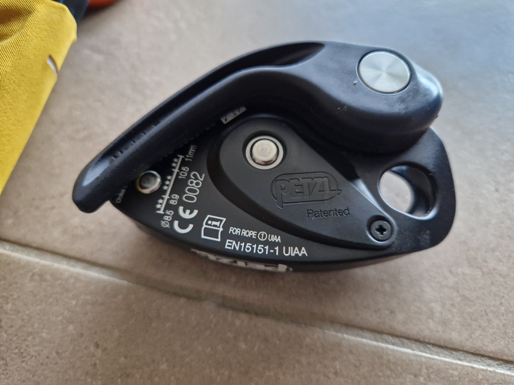 Scarpa Scarpe da uomo: Kletter-Set Scarpa und Petzl – Usato da Nunningen venduto da Rexi6 1