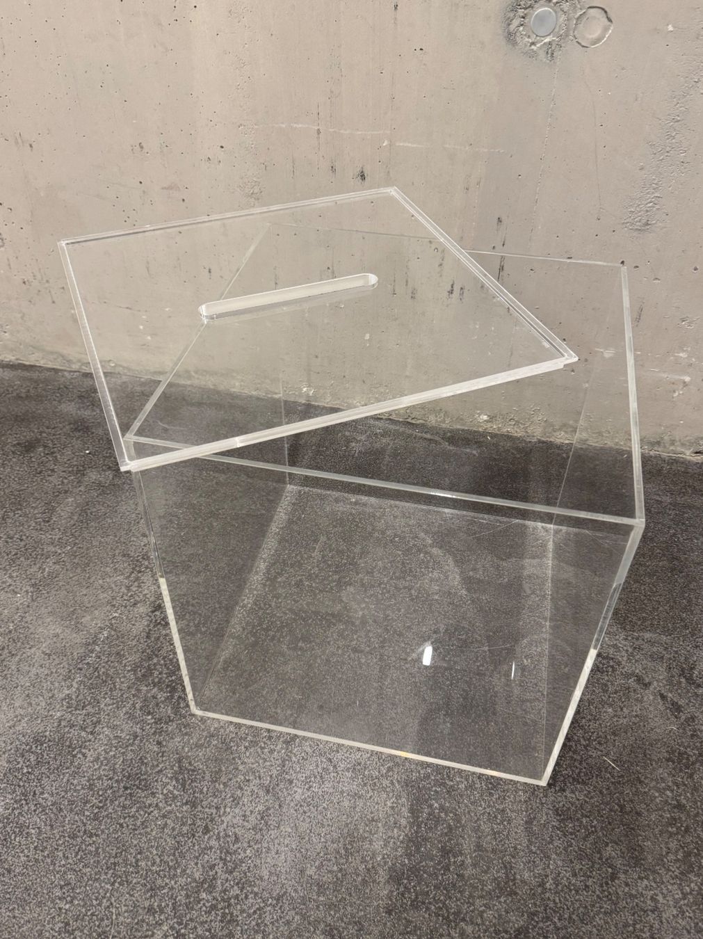 Bicchieri: Wettbewerbbox Losbox Spendebox Plexiglas – Usato da Steffisburg venduto da smocky17 7