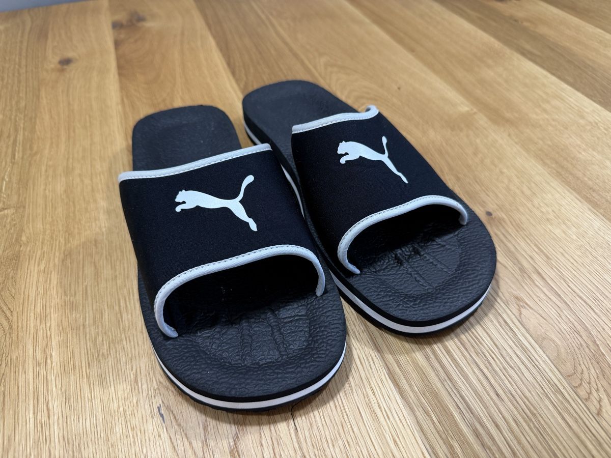 Puma Chaussures hommes: Puma Schlarpen Grösse 46 Schwarz – D'occasion à Wallisellen par FabianB