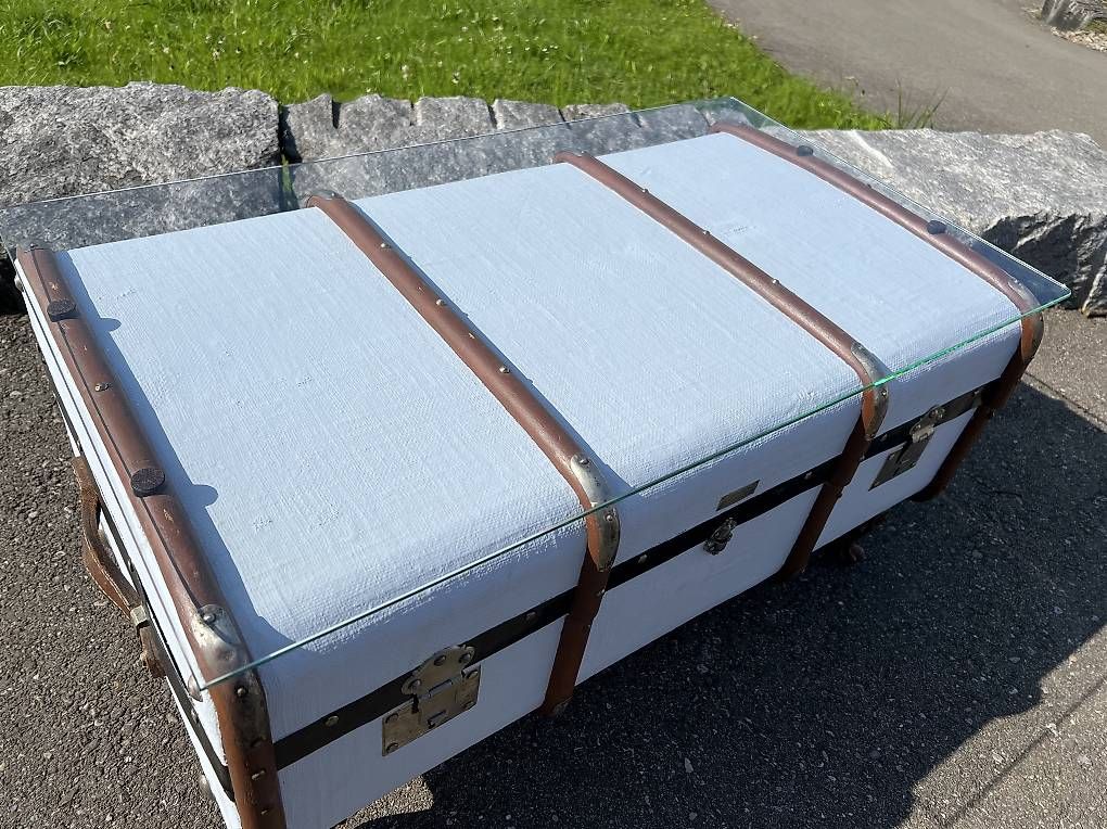 Tavoli: Salontisch aus Überseekoffer – Usato da Tuttwil venduto da Sternli1980 1