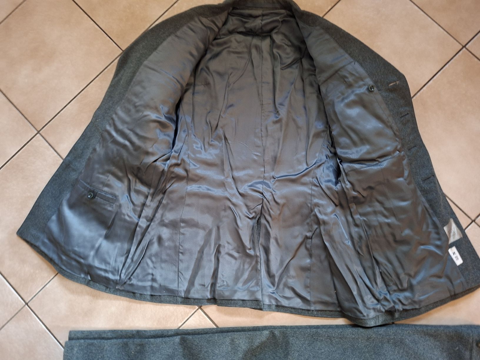 Schweizer Armee Uniformi: Schweizer Armee Militär Uniform  – Usato da Schwanden Sigrisw venduto da len_9yqg 2