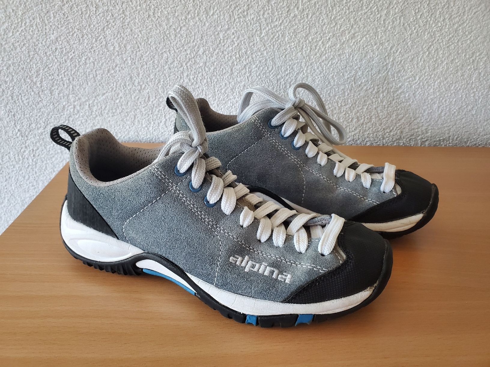 Alpina Scarpe da donna: Freizeitschuhe Damen Gr. 38 – Usato da Schwarzsee venduto da dergli01