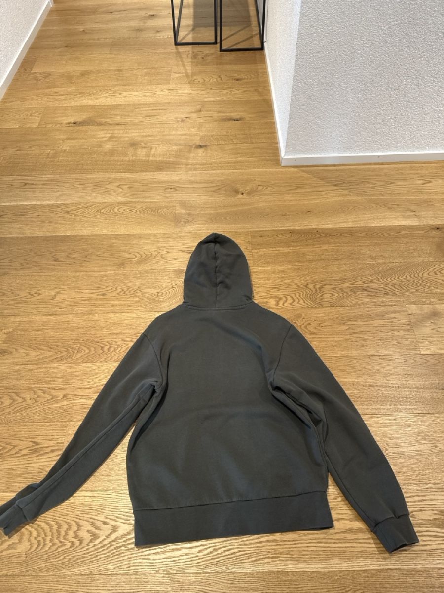 Lacoste Maglioni & Felpe: Kapuzenpullover Lacoste grau Grösse L guter Zustand – Usato da Herisau venduto da Lf_ 1