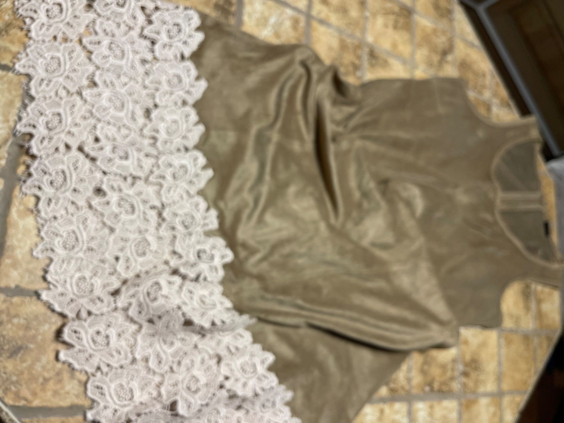 Vestiti: Glamour Abito in Pelle Ecco scamosciata  con pizzo – Nuovo (secondo la descrizione) da Gordevio venduto da LanaZimm 5