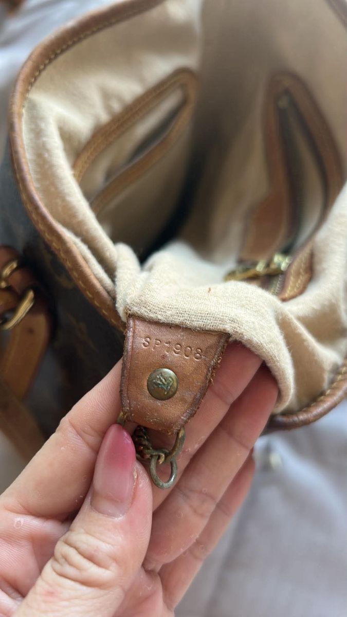 Louis Vuitton Borse da donna: Louis Vuitton Bucket 27 GM Monogram Canvas – Usato da Widnau venduto da Pukpan_99 4