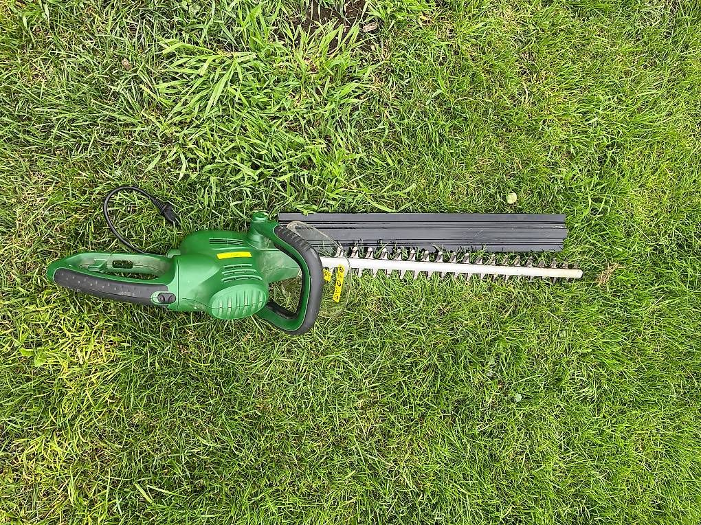 Toutes les machines: Heckenschäre – D'occasion à Frutigen par uma_qk2s 1