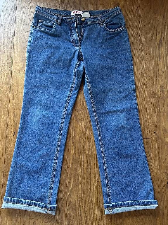 Jeans: Hose Jeans 3/4 Gr.36/38 – Gebraucht aus Gisikon von luz_l95s