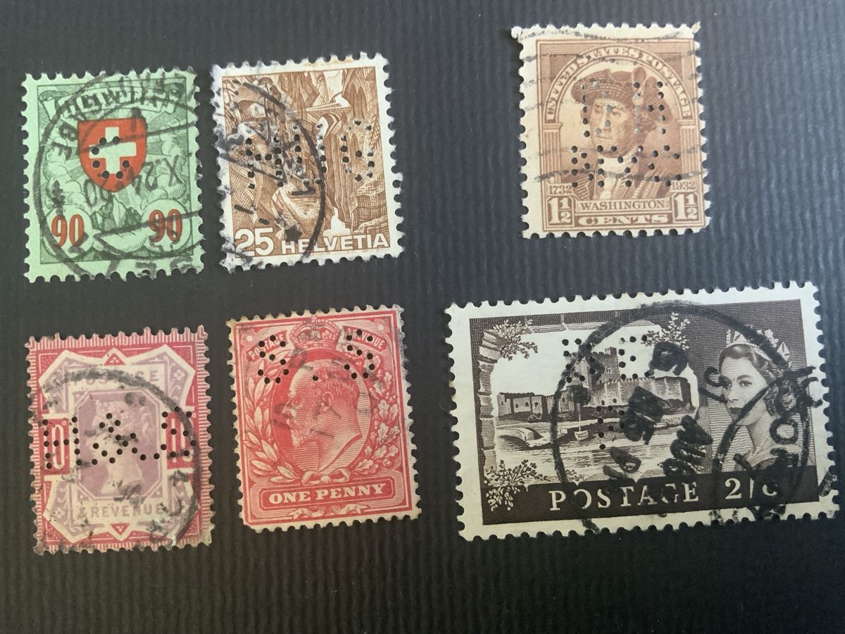 Tous les timbres: Briefmarken Perfin – D'occasion à Binningen par chr_cr5n