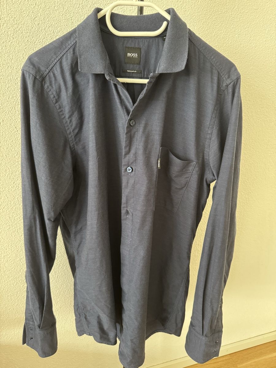 Hugo Boss T-shirt: Hugo Boss Hemd gr.M – Nuovo (secondo la descrizione) da Zug venduto da pav_q5f7