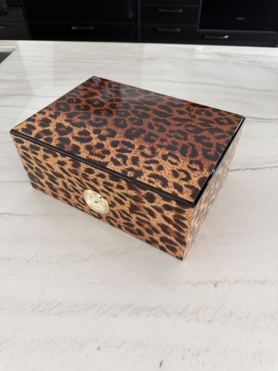 Humidor per sigari: Humidor Leopard – Nuovo (secondo la descrizione) da Safenwil venduto da Corahund