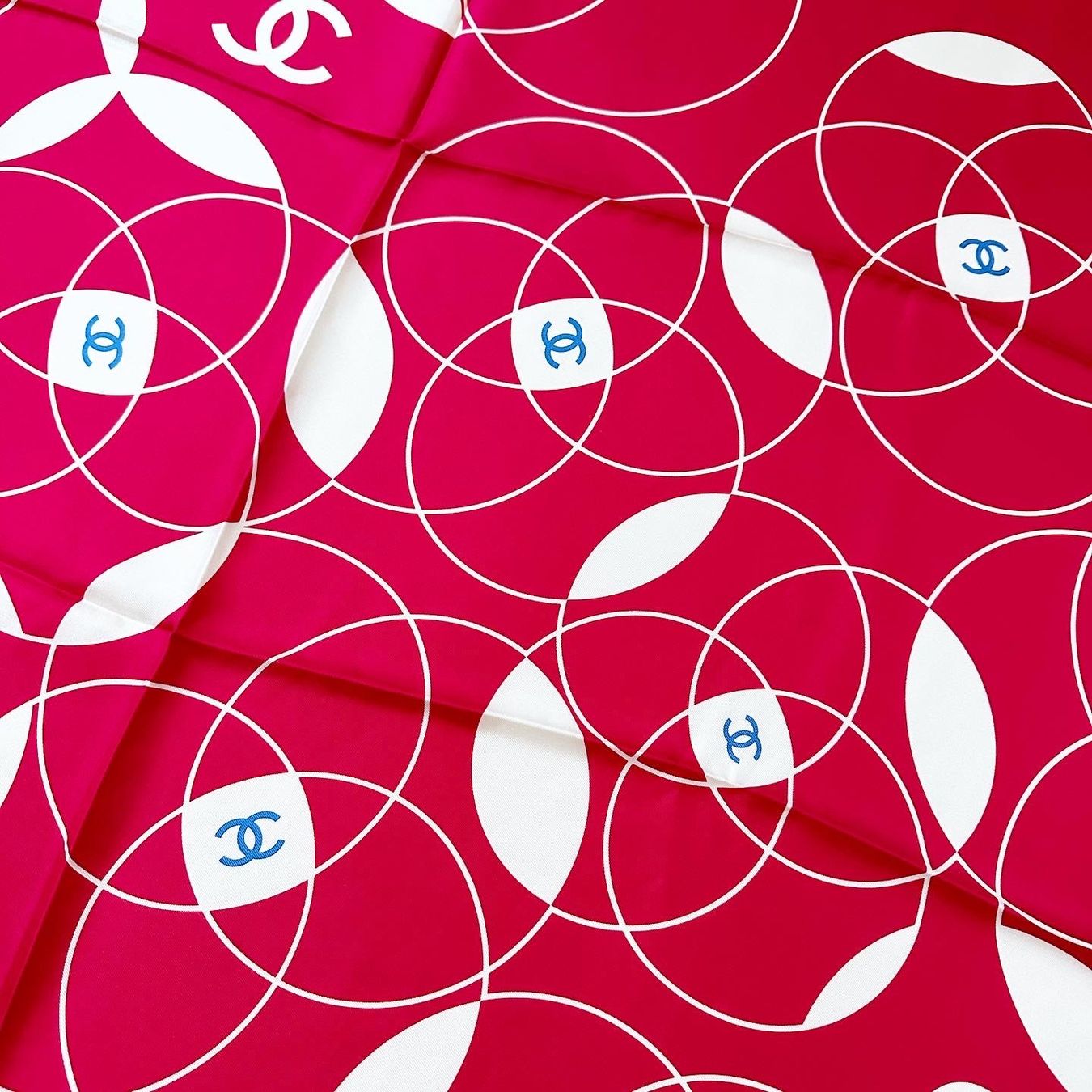 Chanel Foulard & Sciarpe: Chanel foulard – Nuovo (secondo la descrizione) da Pregassona venduto da Reluxuryspace 2
