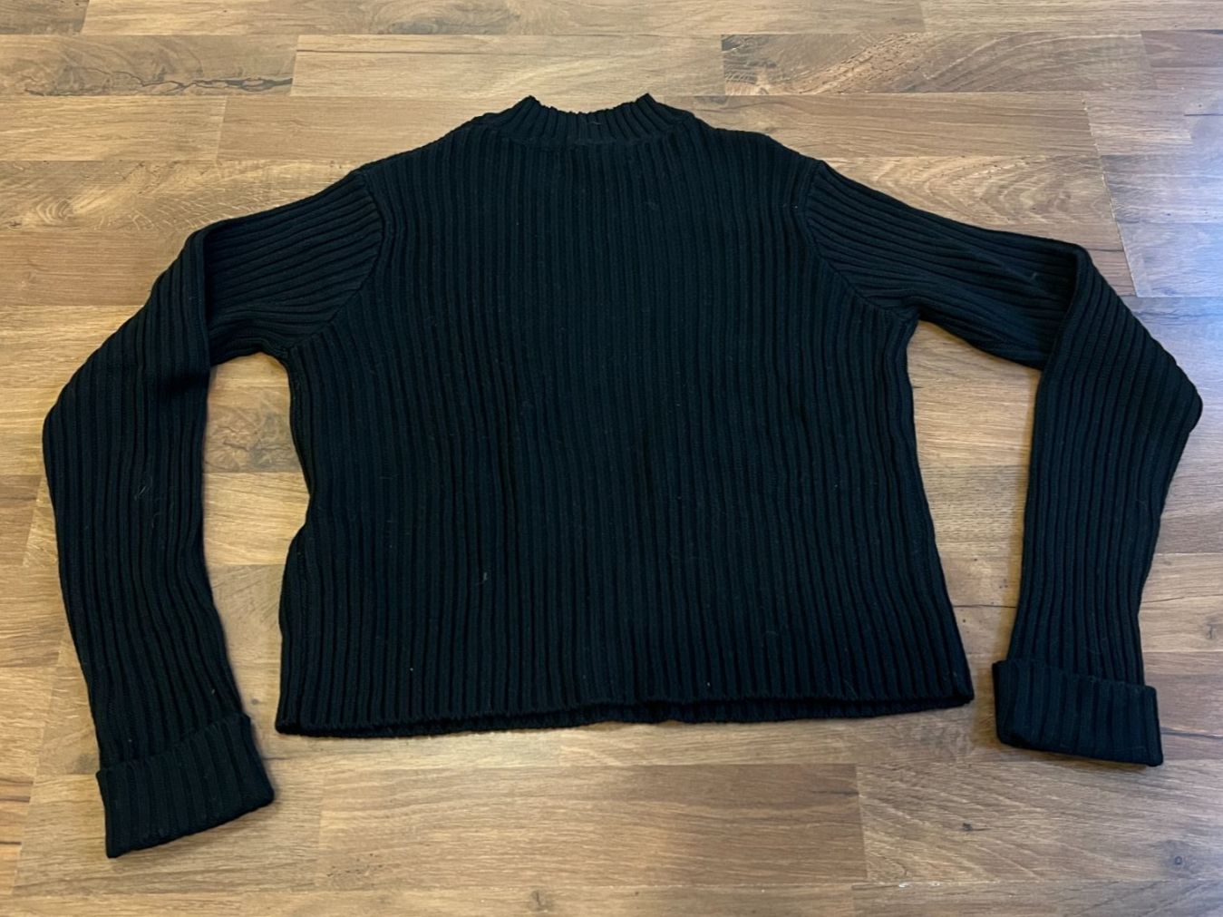 Pull&Bear Pullover & Sweatshirts: Schwarzer Pull&Bear Damenpullover Gr. S Rippstrick elegant – Gebraucht aus Hondrich von Greppen37 3