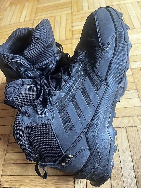 Herrenschuhe: Bottes d'hiver waterproof  – Gebraucht aus Pully von yaa_rm7x