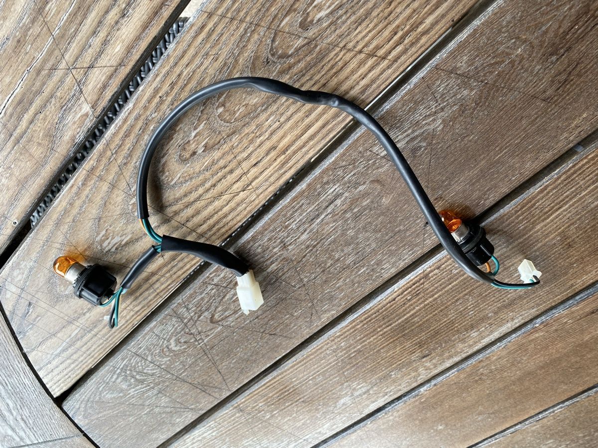 Sym Tutti pezzi di ricambio per scooter: Original Blinker links vorne Sym Fiddle  3 125 – Usato da Schmitten FR venduto da mausi034 2