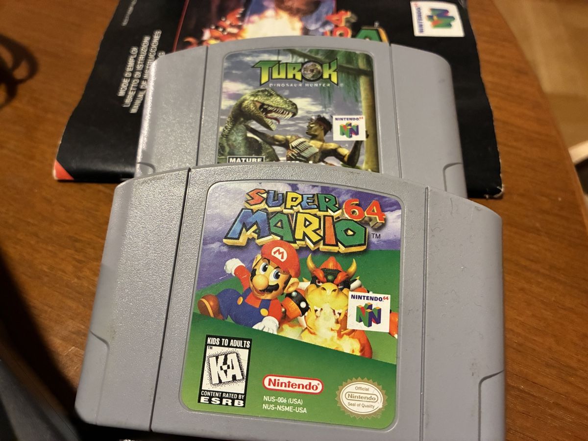 Nintendo Konsolen: Nintendo 64 Konsole mit 2 Spielen  – Gebraucht aus Bern von two_8vqk 5