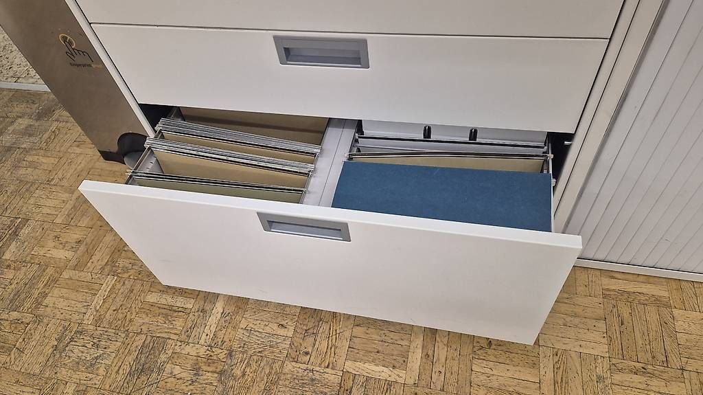 Lista Armadi: LISTA Office Schubladenkorpus – Usato da Zürich venduto da Loo_91 1