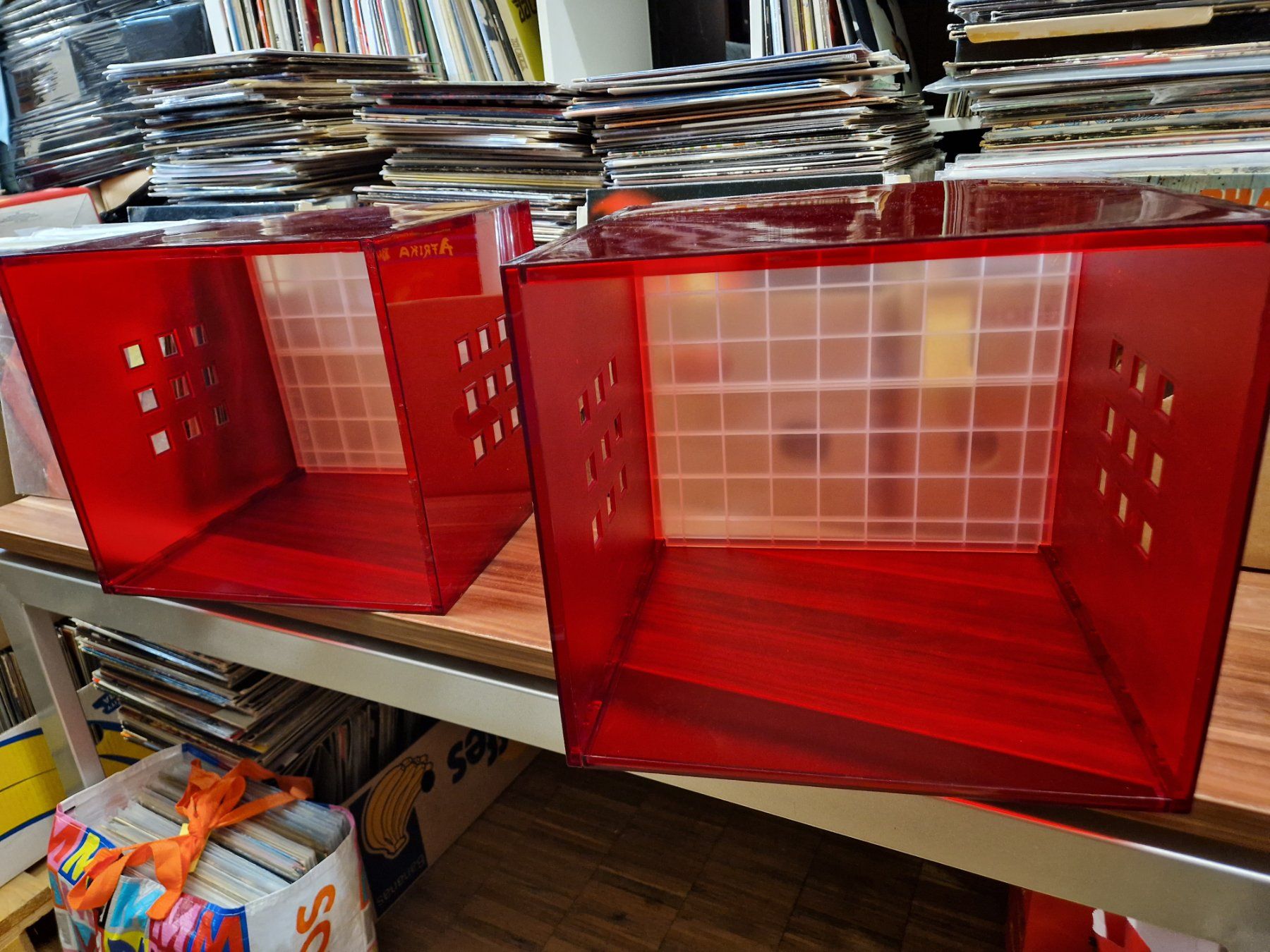 Altro per la casa: Ikea Lekman Designer Kunststoff Box mit Luftschlitzen Rot – Usato da Wädenswil venduto da verebe