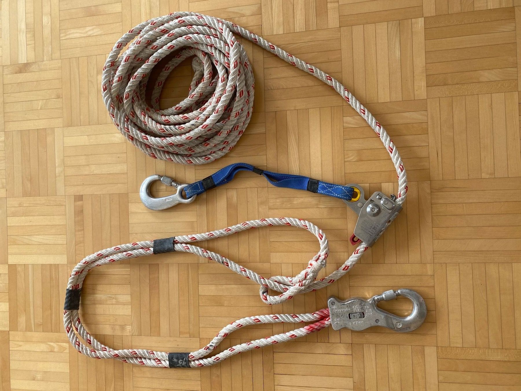 Sicherheitsausrüstung: Absturzsicherung Fallschutz-Set Komplett – Gebraucht aus Hünenberg von  2