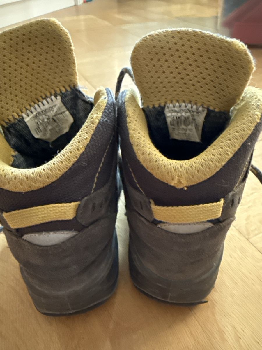 Lowa Scarpe per ragazzi: Wanderschuhe Gr. 25 – Usato da Zürich venduto da cinnamonis 1