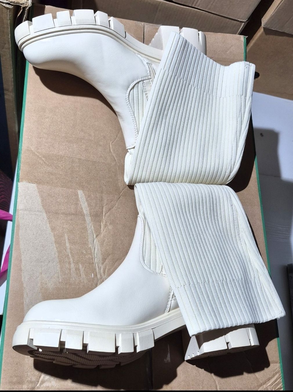 Scarpe da donna: Elastische Stiefel am Bein – Nuovo (secondo la descrizione) da Wislikofen venduto da Ana.Gomes 1
