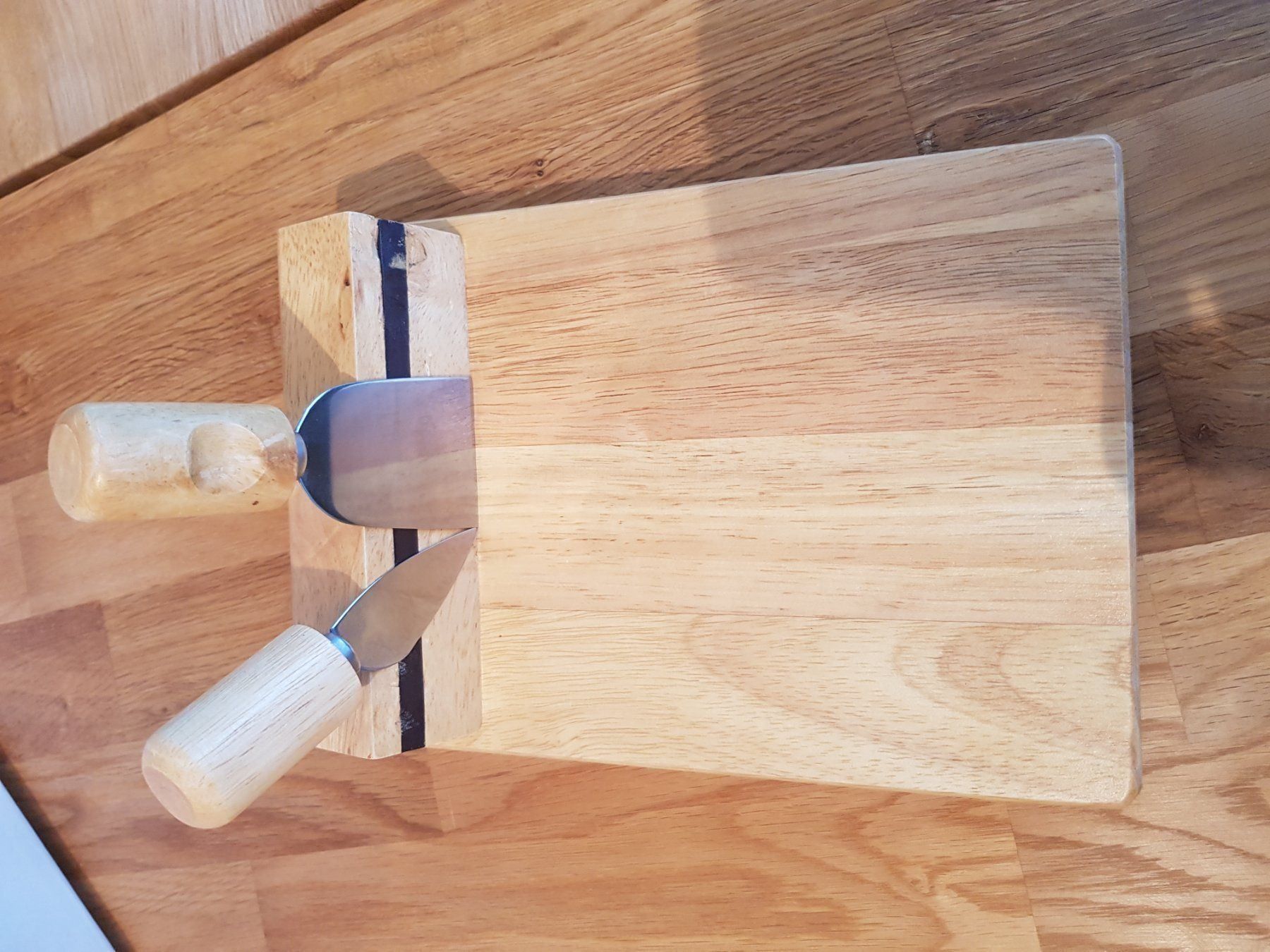 Articoli in legno: Käse-Brett mit zwei Messern – Nuovo (secondo la descrizione) da St. Gallen venduto da chilly81 2