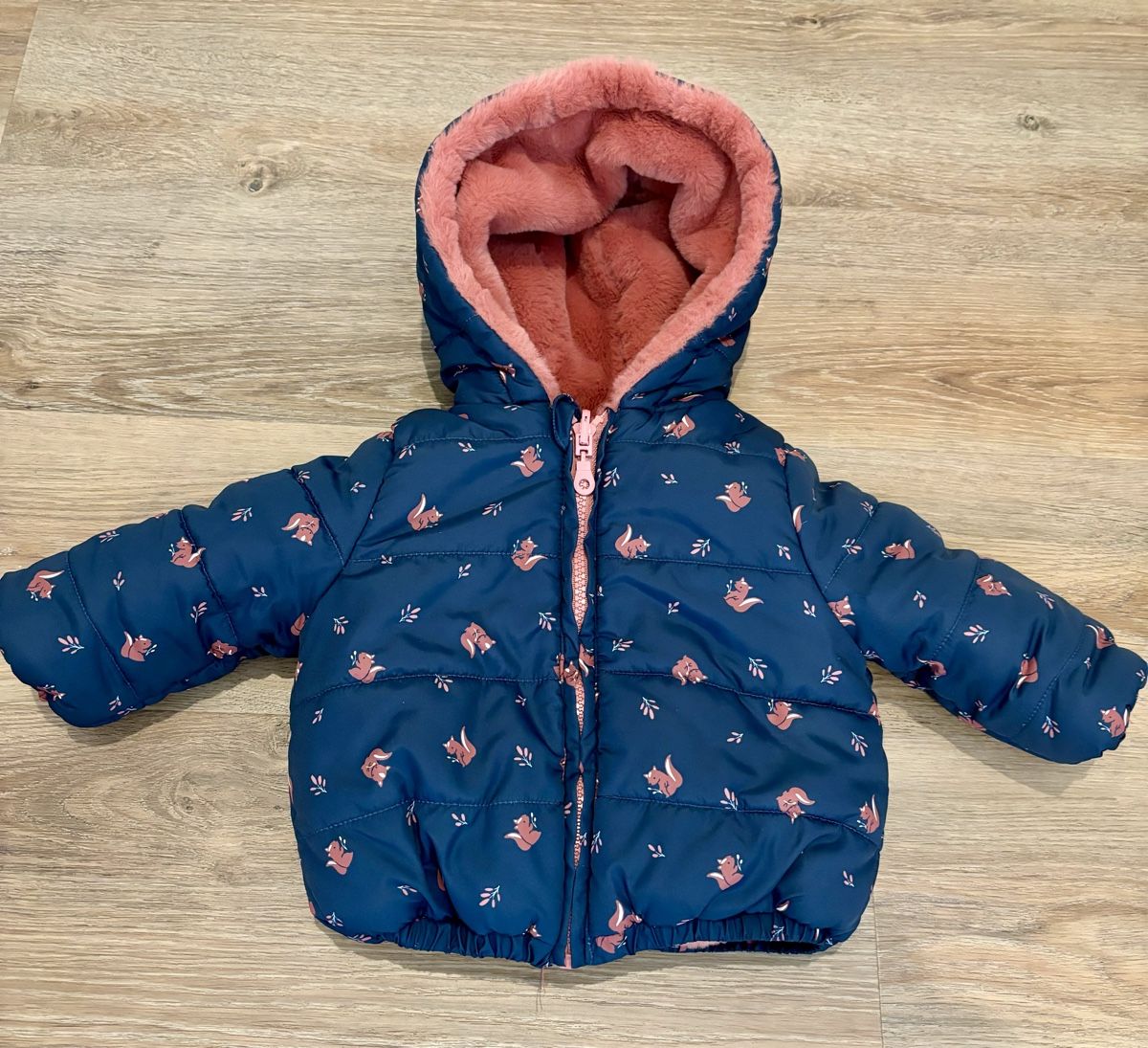 Jacken & Mäntel: Winterjacke mit Kapuze, Gr. 62/68 – Gebraucht aus Einsiedeln von sum_xm7z