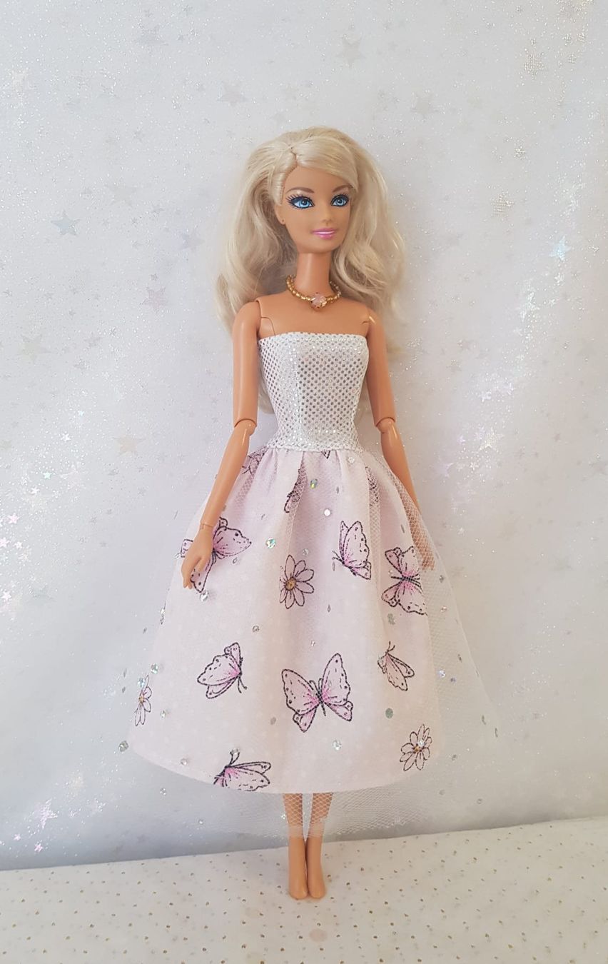 Bambole: Barbie Kleid mit Halskette – Nuovo (secondo la descrizione) da Lachen SZ venduto da Sakura4hime 1
