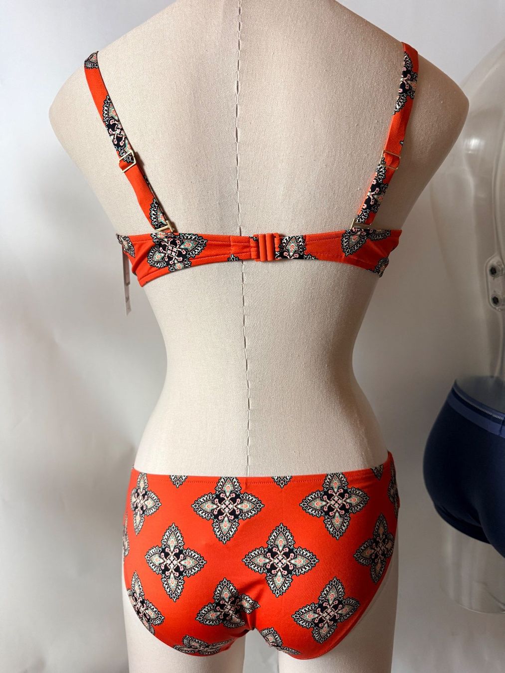 Chantelle Badekleider & Bikinis: CHANTELLE, Bikini, Grösse 85D/42, Farbe Orange mit Muster – Neu und originalverpackt aus Rudolfstetten von gst_g7xl 3