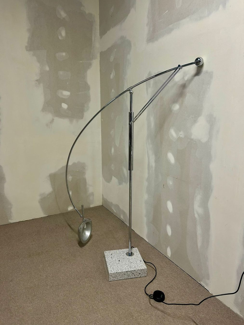 Lampen: Design Stehlampe Bogenlampe, Granitsockel und Chromgestell – Gebraucht aus Rickenbach ZH von Der-Insider 3