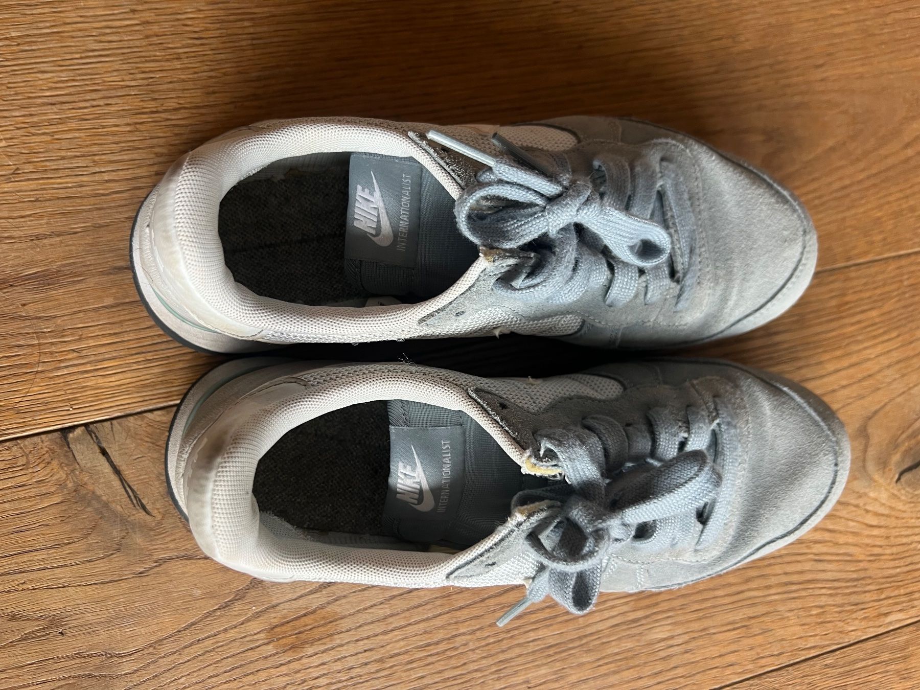 Nike Scarpe da donna: Grau Nike Damen Schuhe.. Gr. 39 – Usato da Uerikon venduto da Saffagirl 7