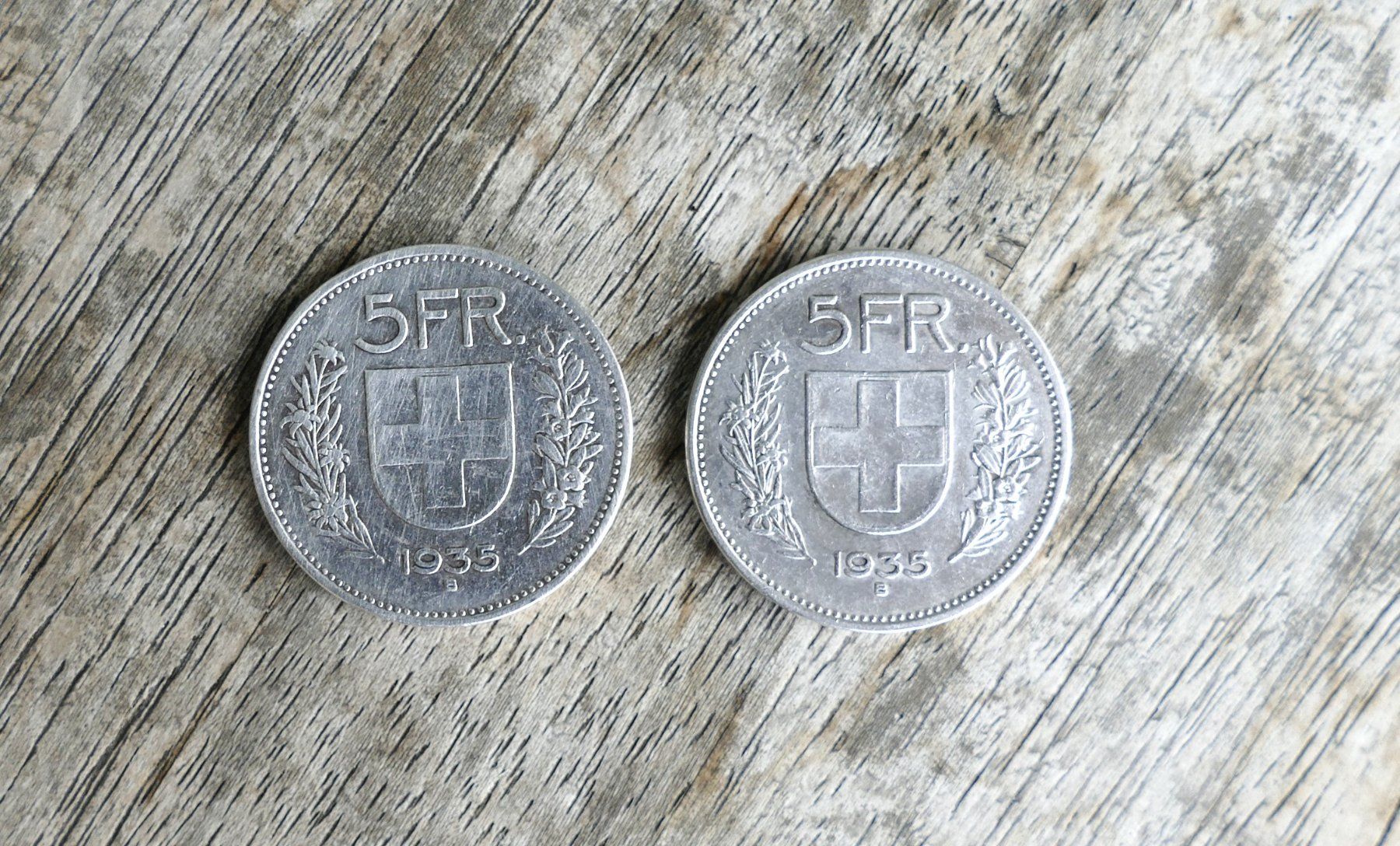 Tutti le monete: 2Stück Schweizer 5 Franken Silber Jg.1935 – Usato da Rüti ZH venduto da Flunder48