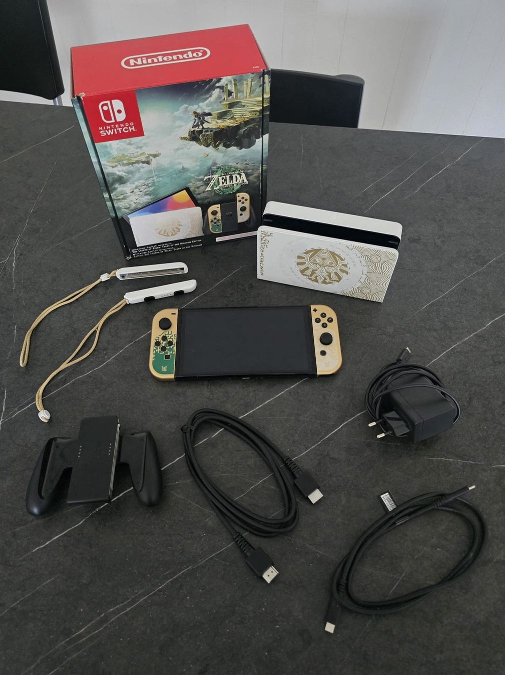 Nintendo Konsolen: Nintendo Switch OLED Zelda Edition – Gebraucht aus Krauchthal von ws2_kyn8 1