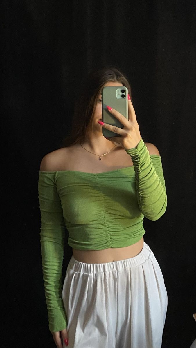 Tops: green off-shoulder ruched top – Gebraucht aus Fribourg von jen_6vlt