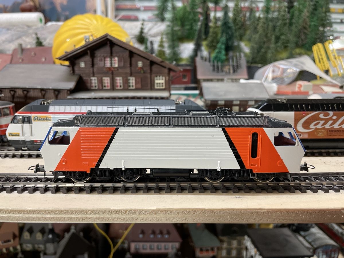 Roco Modellini di ferrovie: Roco Re 4/4 Modellbahnersatzteil defekt – Usato da Gossau SG venduto da Krokodil344